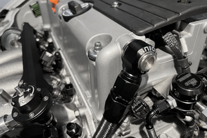 Radium Engineering 10AN Male Press-Fit Valve Cover, Honda K-Series