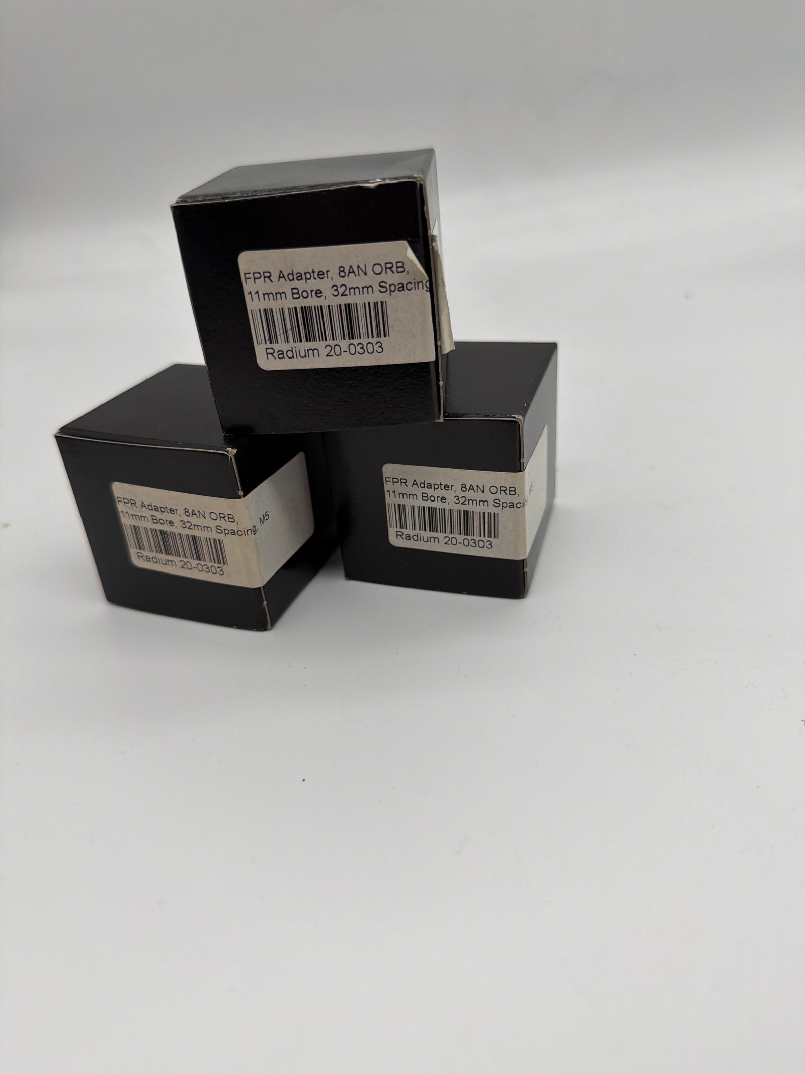 Radium FPR Adapter, 8AN ORB, 11mm Bore, 32mm Spacing, M5
