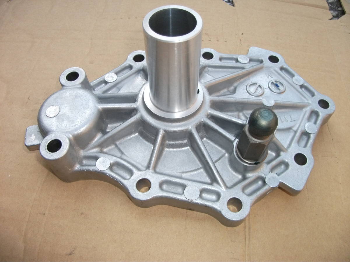 Nissan Genuine Gearbox Front Cover - R33