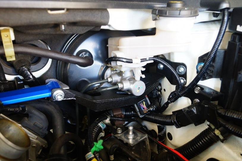 Hardrace Front Strut Bar Honda HRV RU15 Garage 7